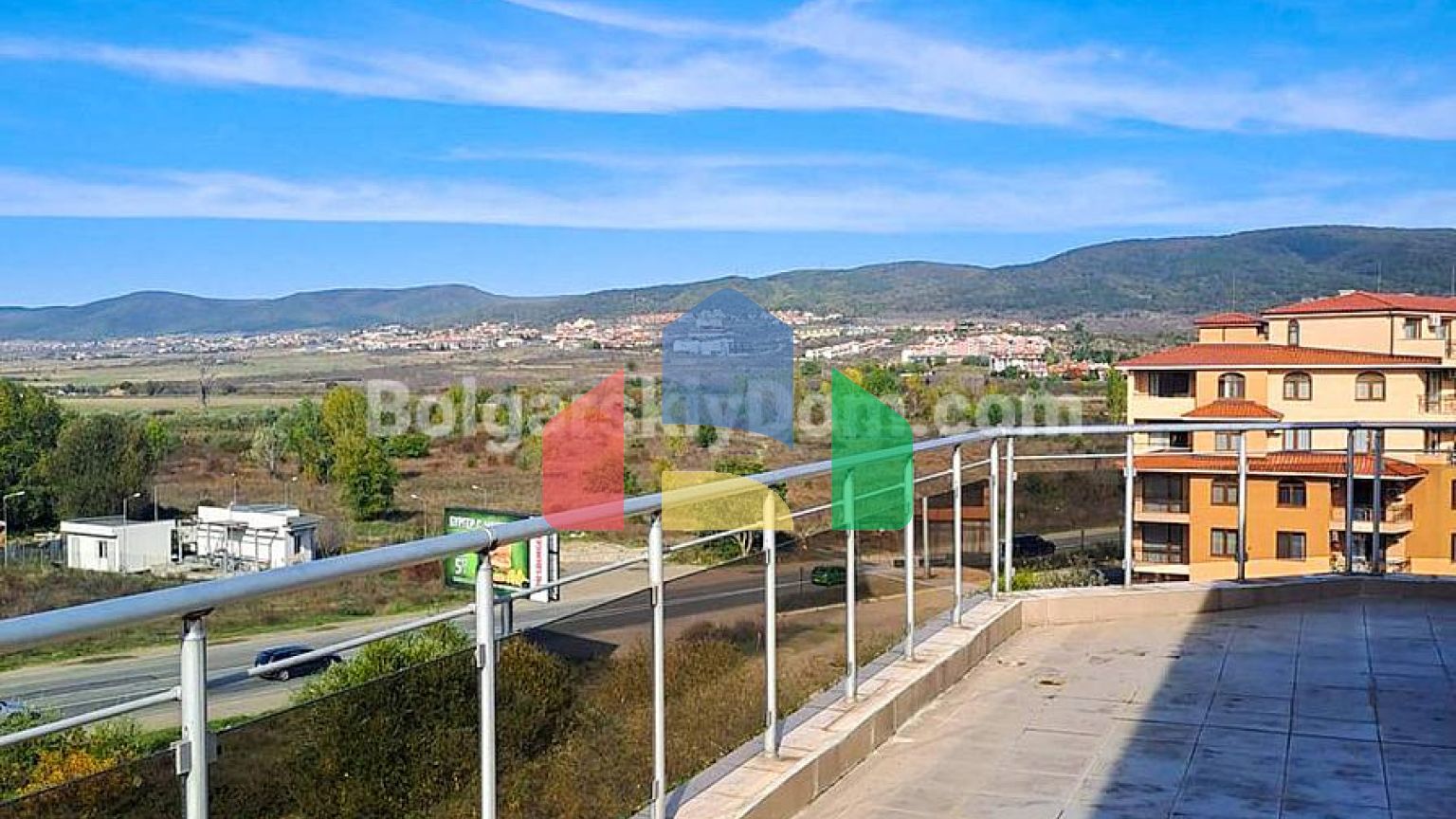 Трикімнатна квартира в Балкан Бриз 1