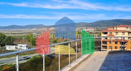 Трикімнатна квартира в Балкан Бриз 1