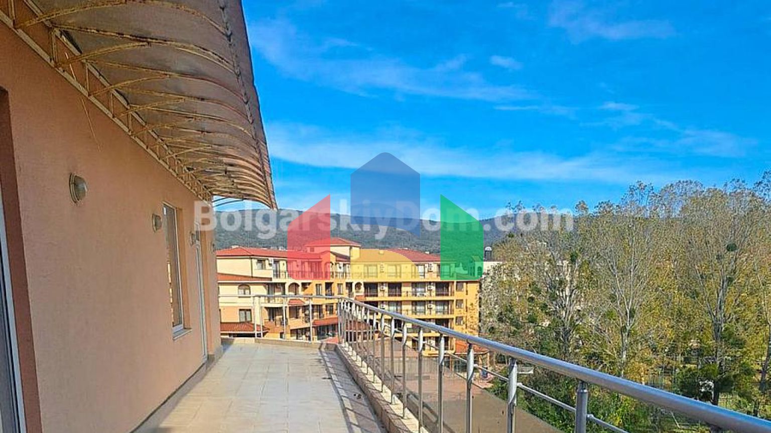 Трикімнатна квартира в Балкан Бриз 1