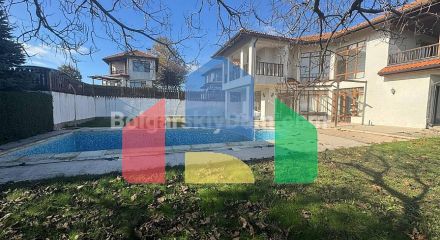 Дом во Флорал Хиллс