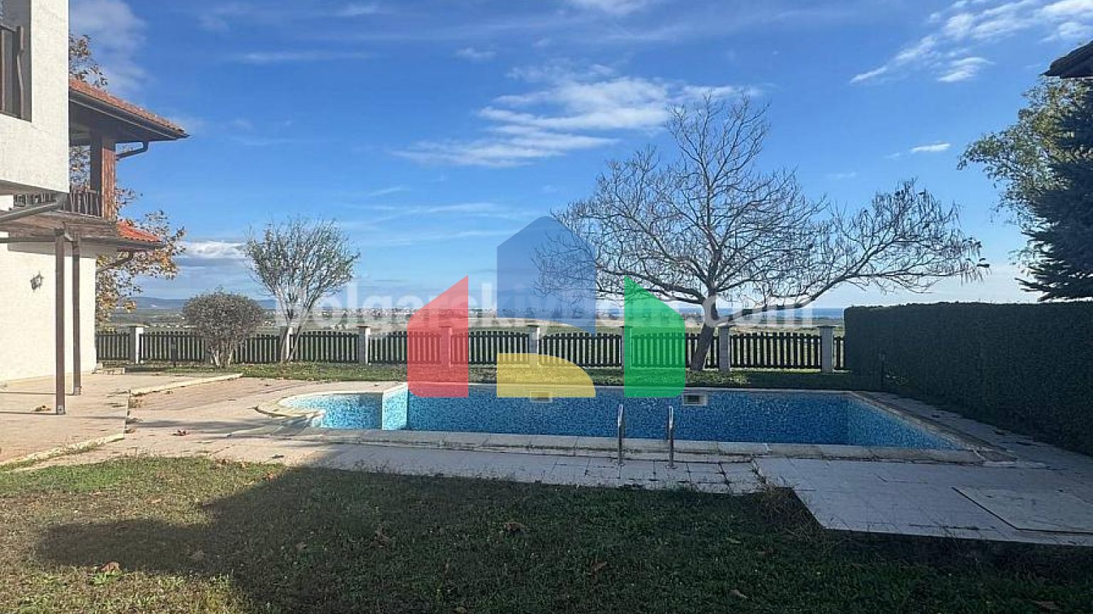 Дом во Флорал Хиллс