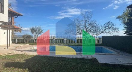 Дом во Флорал Хиллс