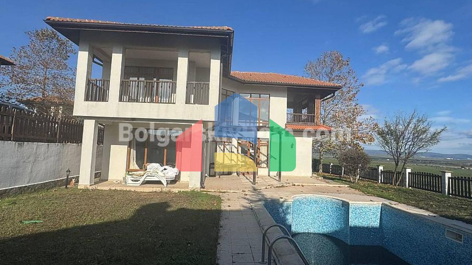 Дом во Флорал Хиллс