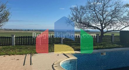 Дом во Флорал Хиллс