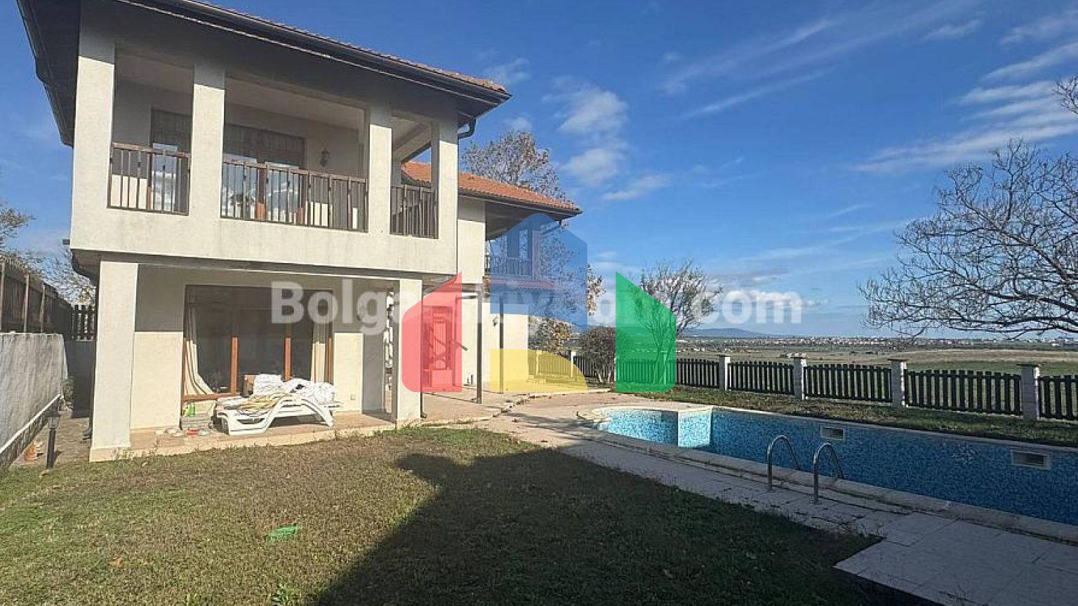 Дом во Флорал Хиллс