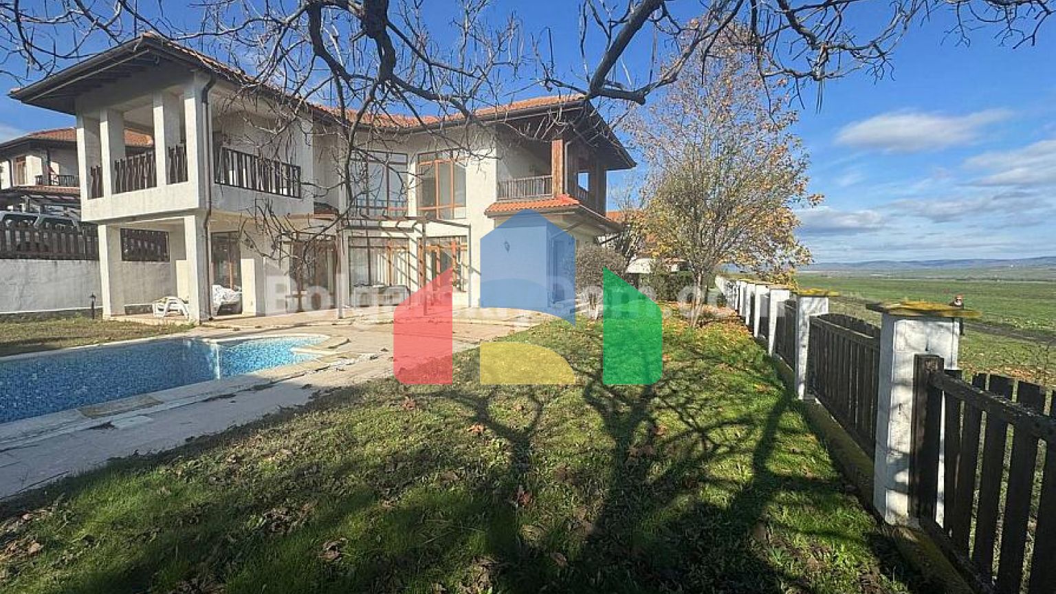 Дом во Флорал Хиллс