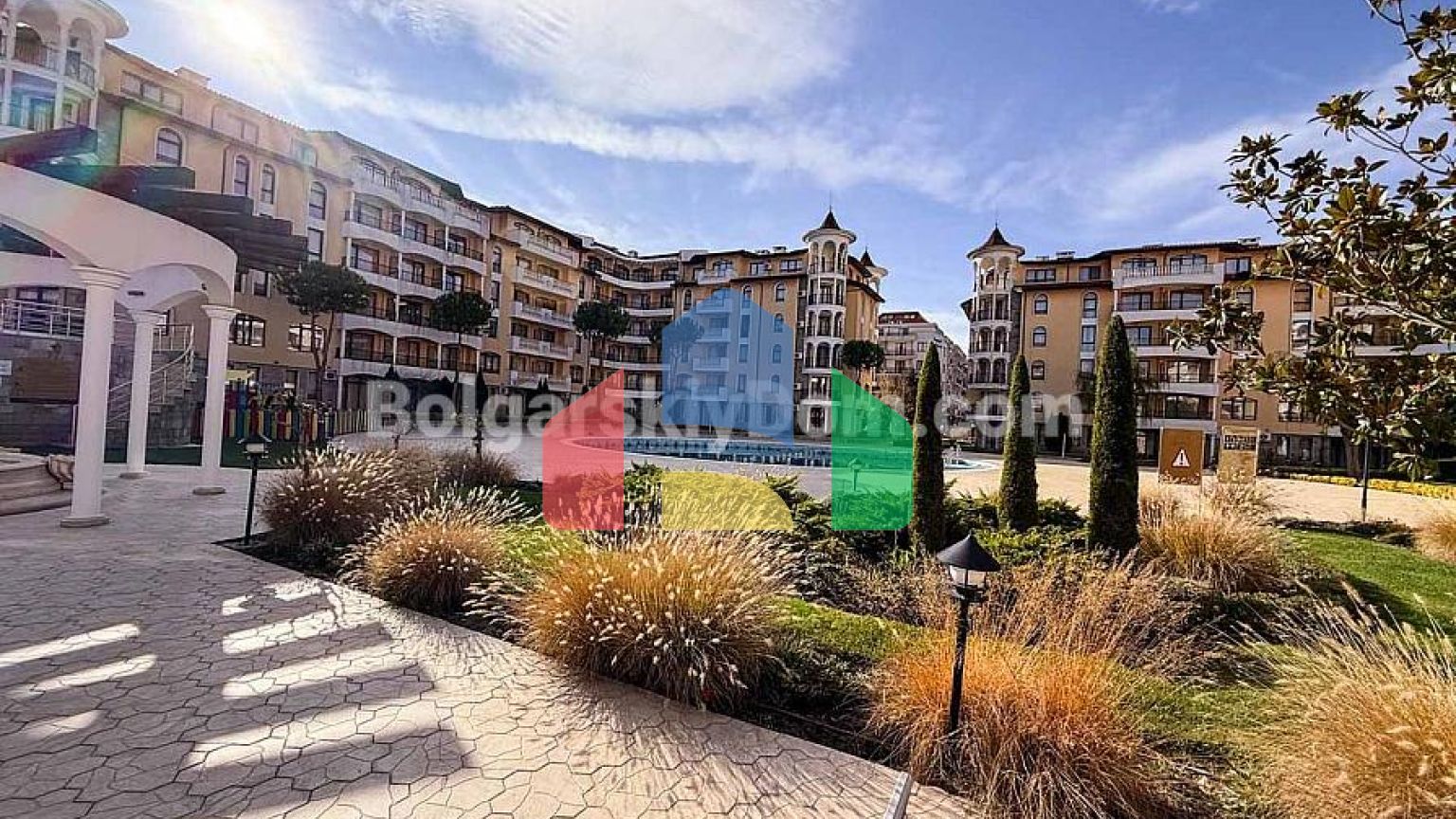 Двокімнатна квартира в Роял Сан