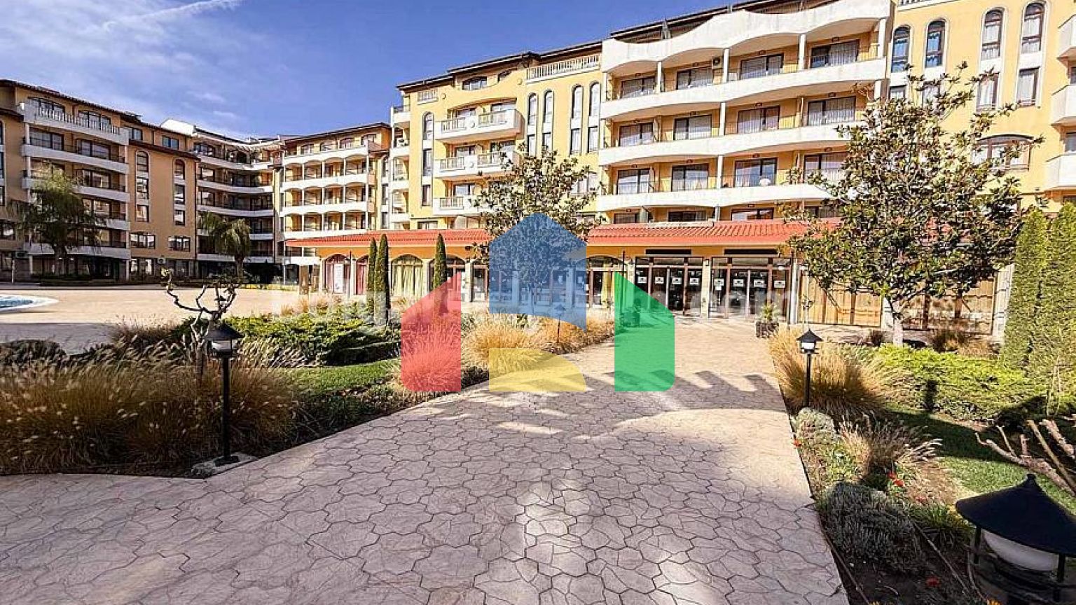 Двокімнатна квартира в Роял Сан