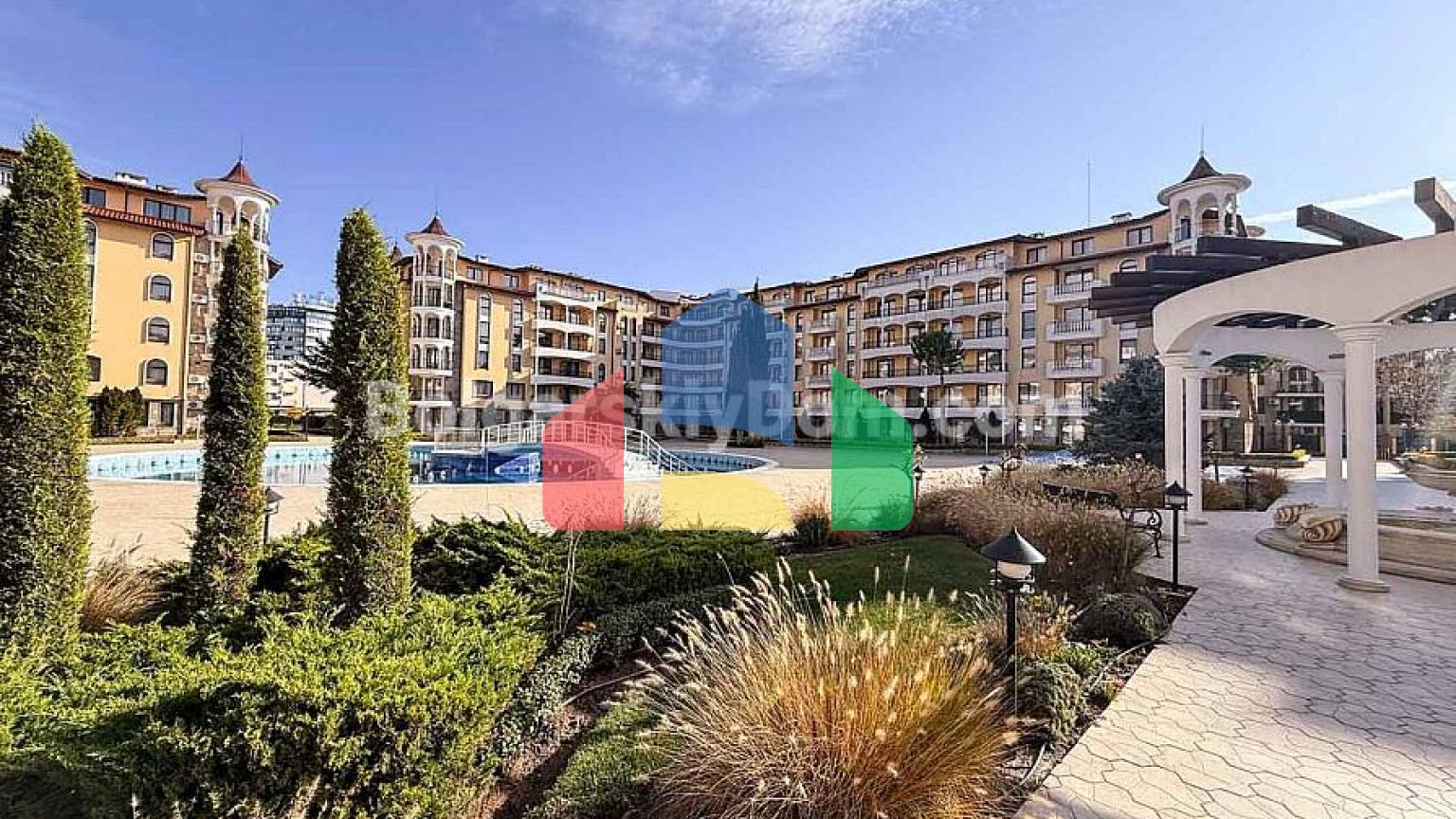 Двокімнатна квартира в Роял Сан