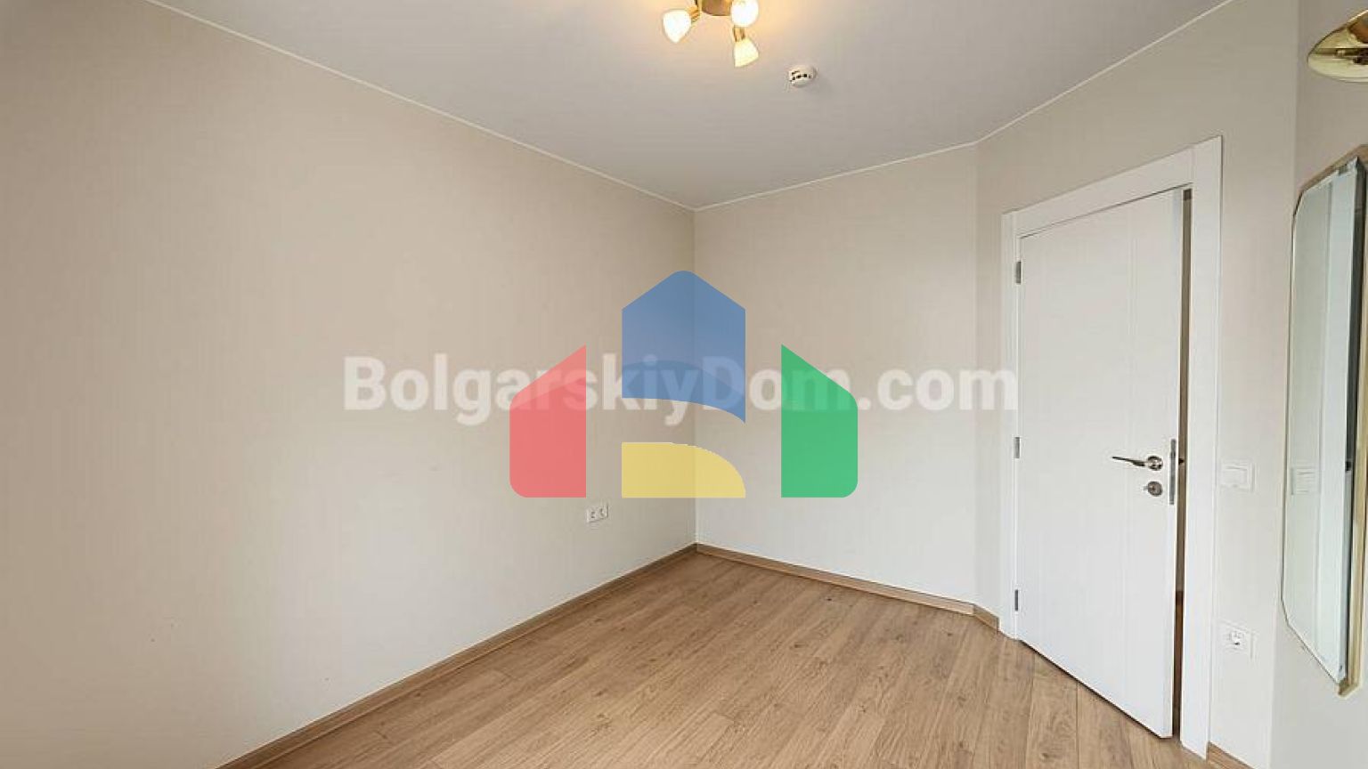 Трикімнатна квартира в Емілія Романа Бутік