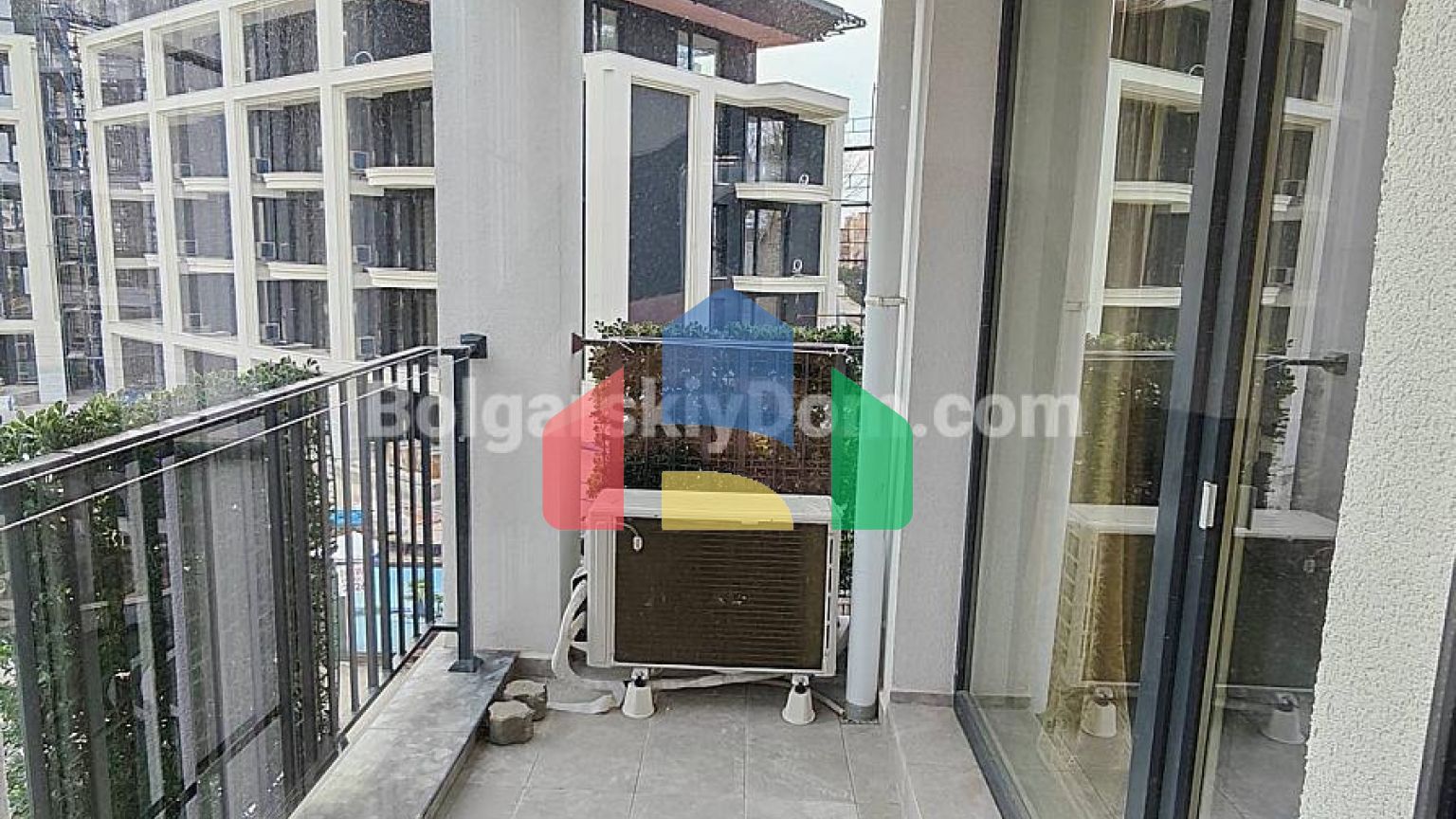 Трикімнатна квартира в Емілія Романа Бутік