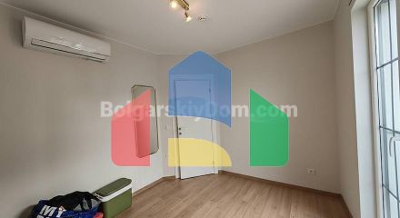 Трикімнатна квартира в Емілія Романа Бутік