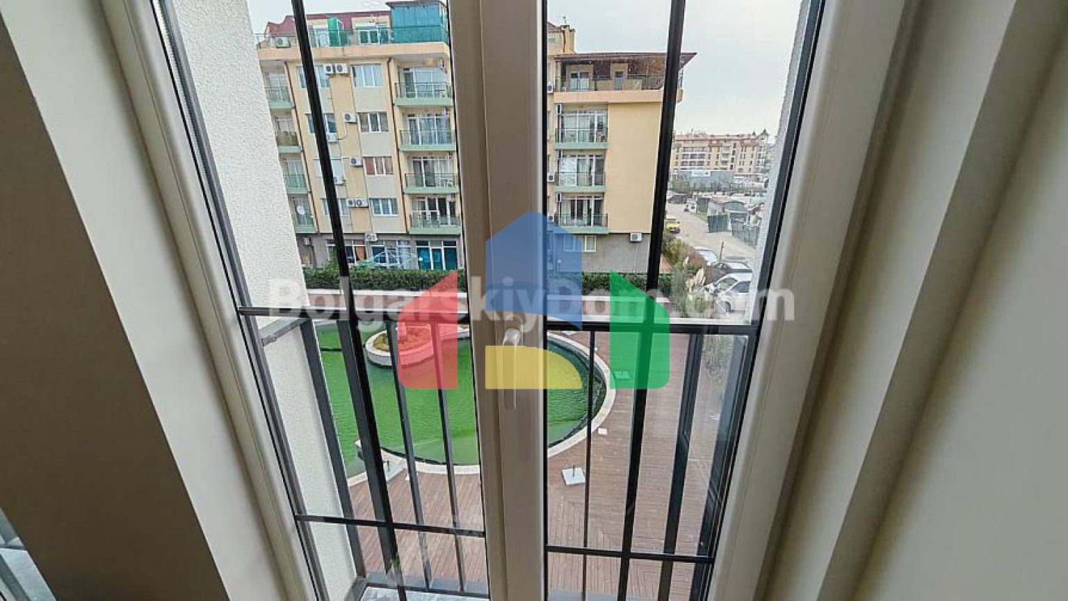 Трикімнатна квартира в Емілія Романа Бутік