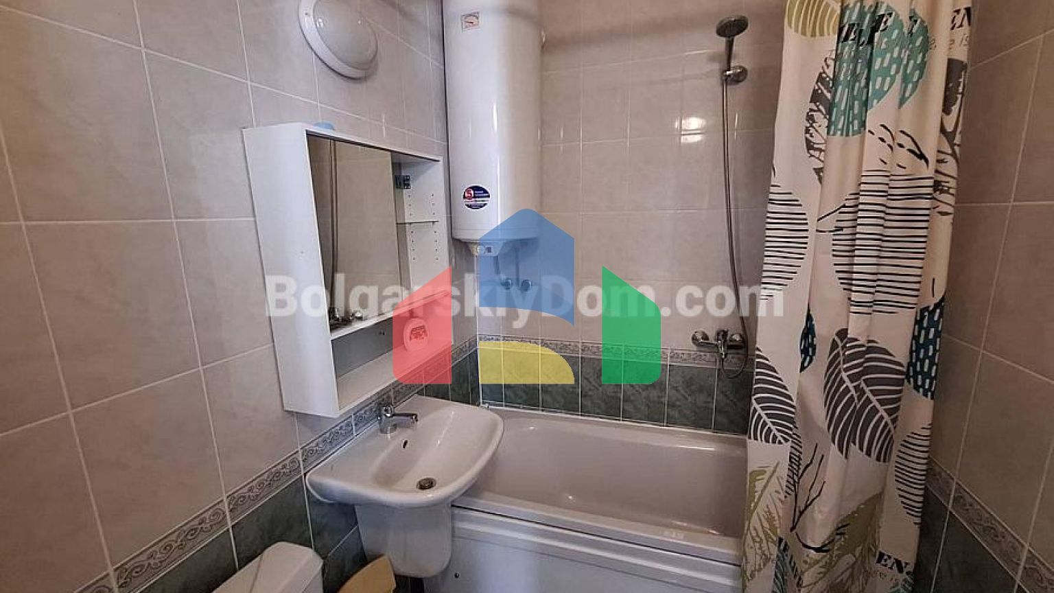 Трикімнатна квартира в Бриз