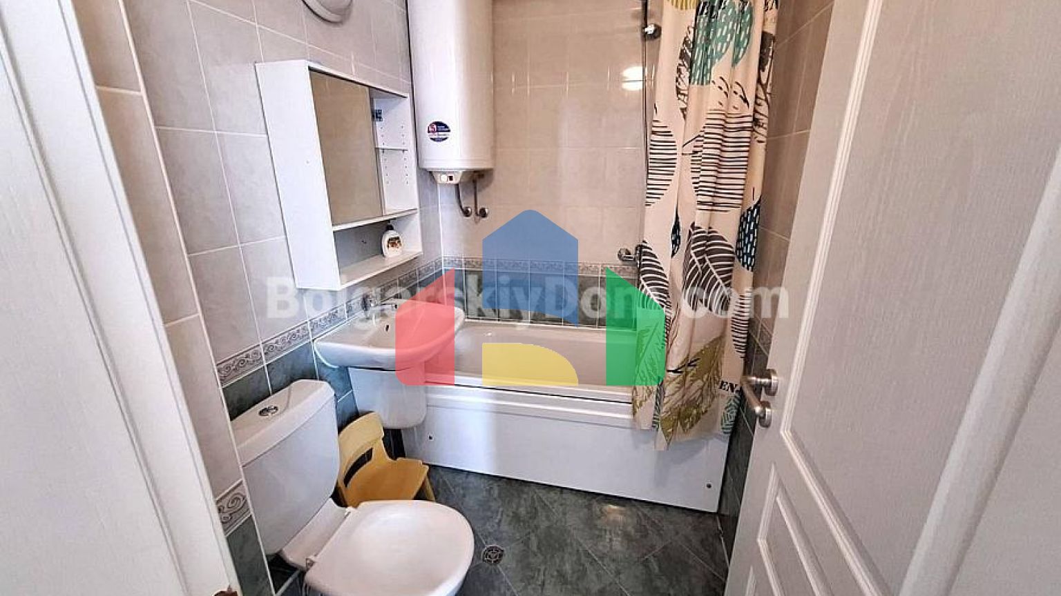 Трикімнатна квартира в Бриз