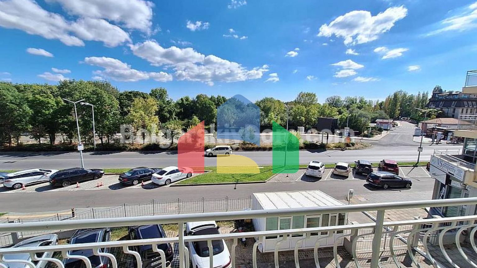 Трикімнатна квартира в Бриз