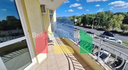 Трикімнатна квартира в Бриз