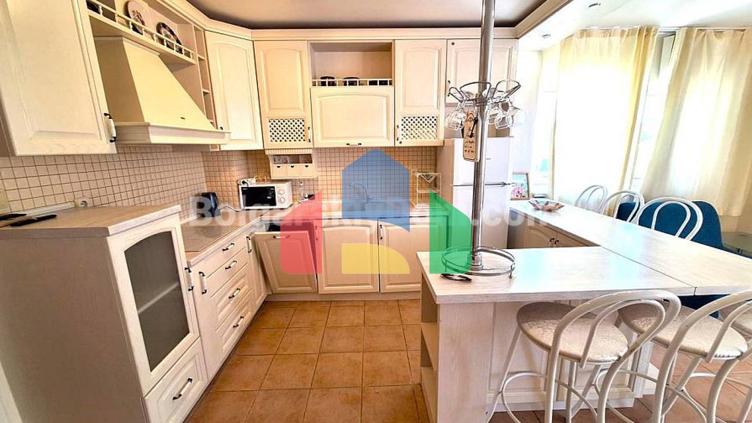 Трикімнатна квартира в Бриз