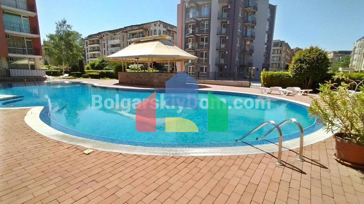 Трикімнатна квартира в Сансет Біч 3