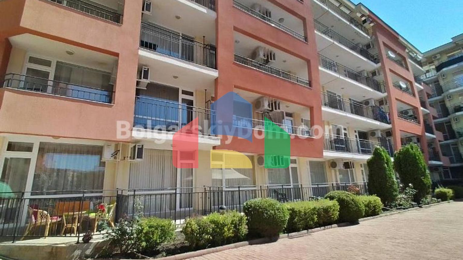 Трикімнатна квартира в Сансет Біч 3