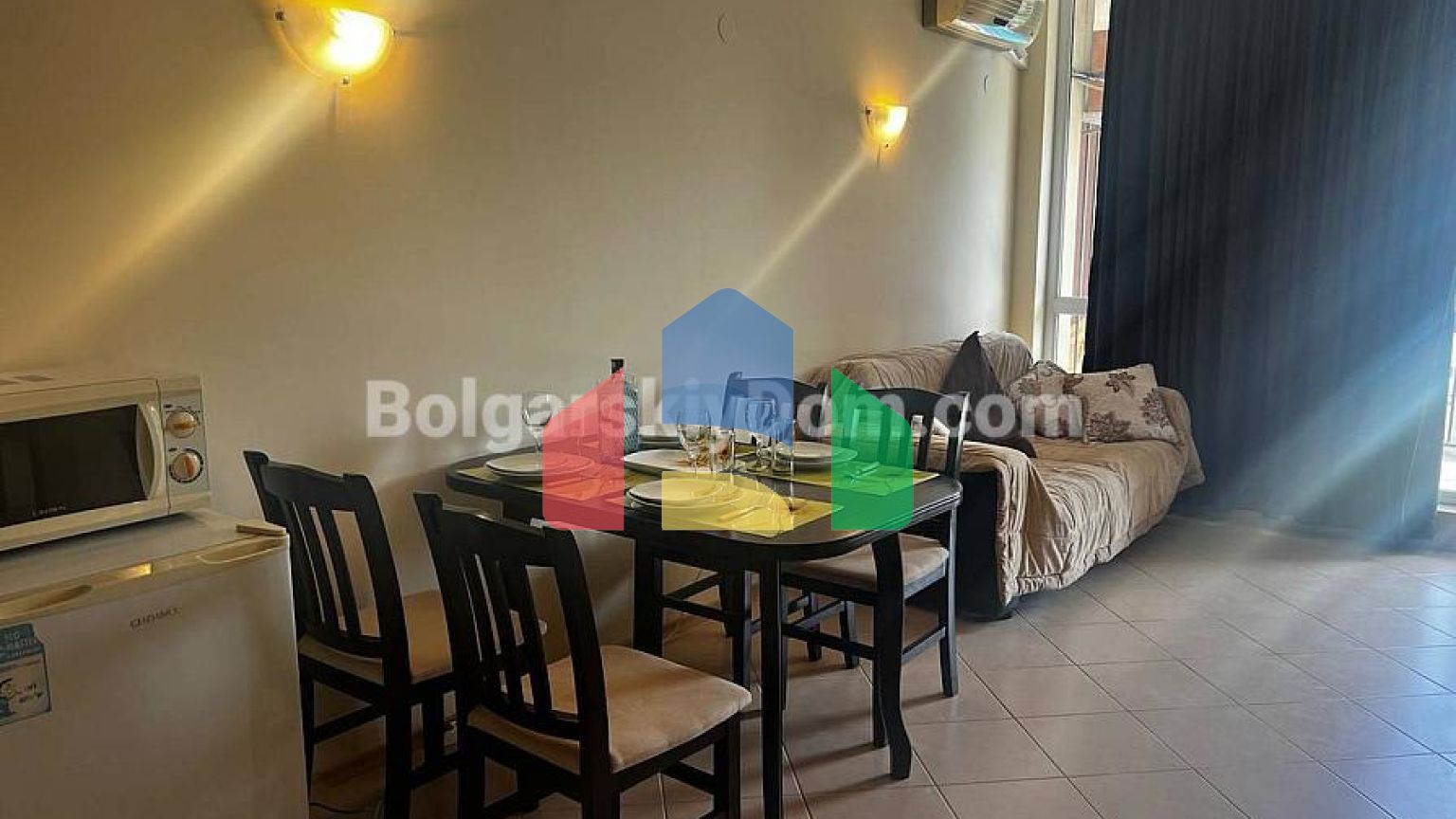 Трикімнатна квартира в Сансет Біч 3