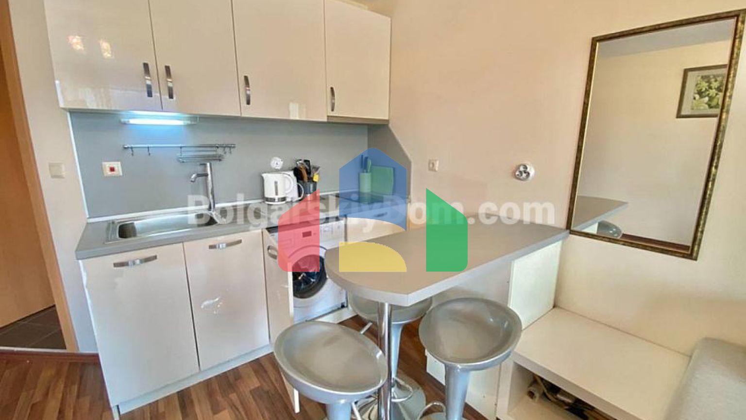 Квартира-студія в Амадеус 19