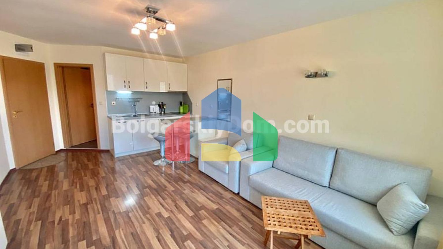 Квартира-студія в Амадеус 19