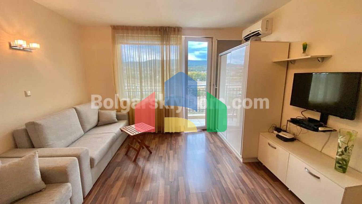 Квартира-студія в Амадеус 19