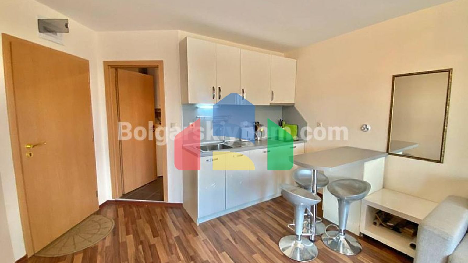 Квартира-студія в Амадеус 19