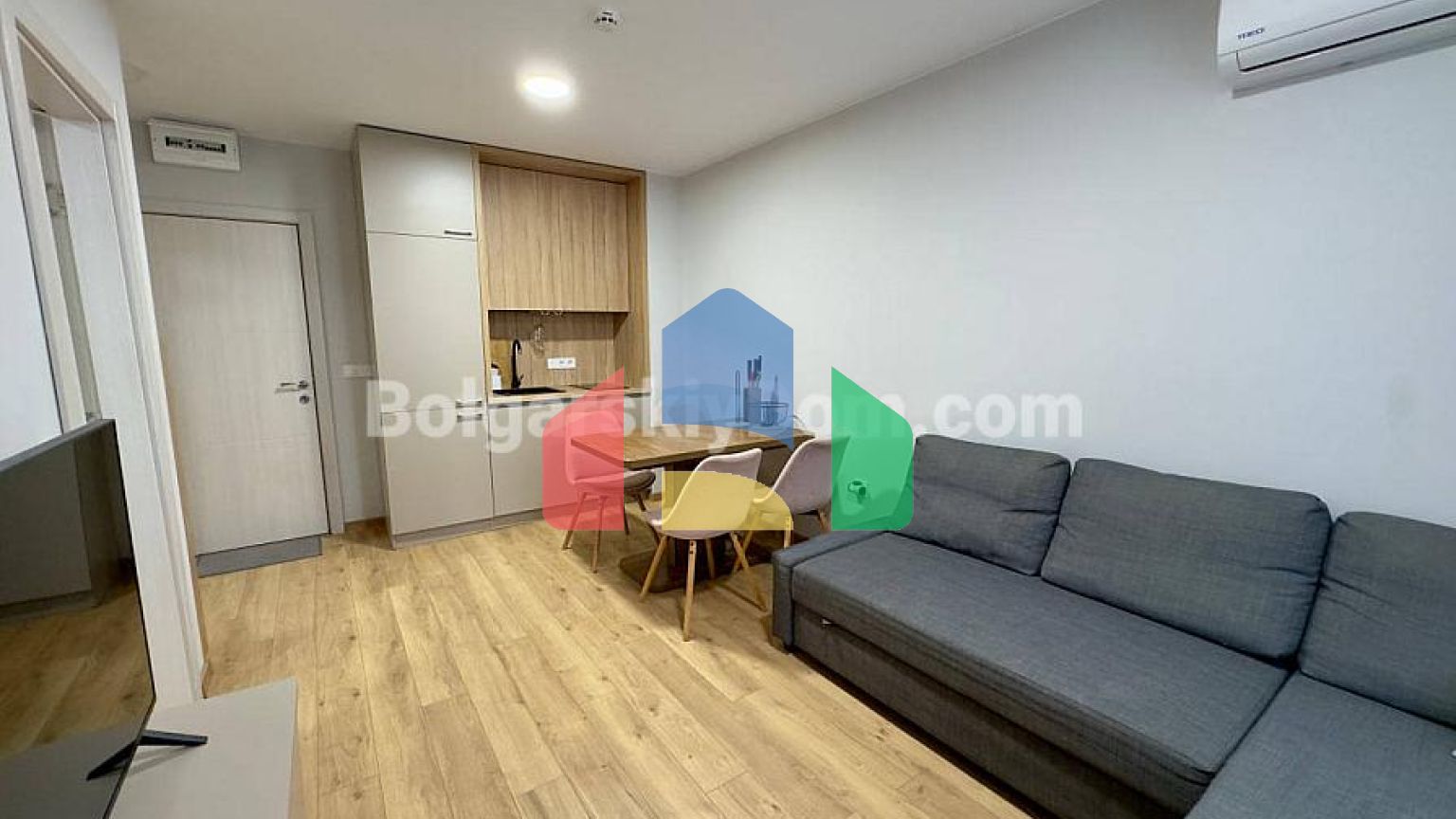 Двокімнатна квартира в Емілія Романа Парк