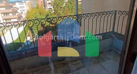 Трикімнатна квартира в Роял Сан