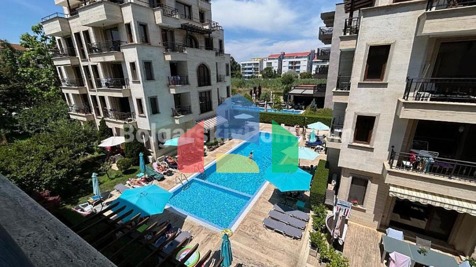 Трикімнатна квартира в Амара