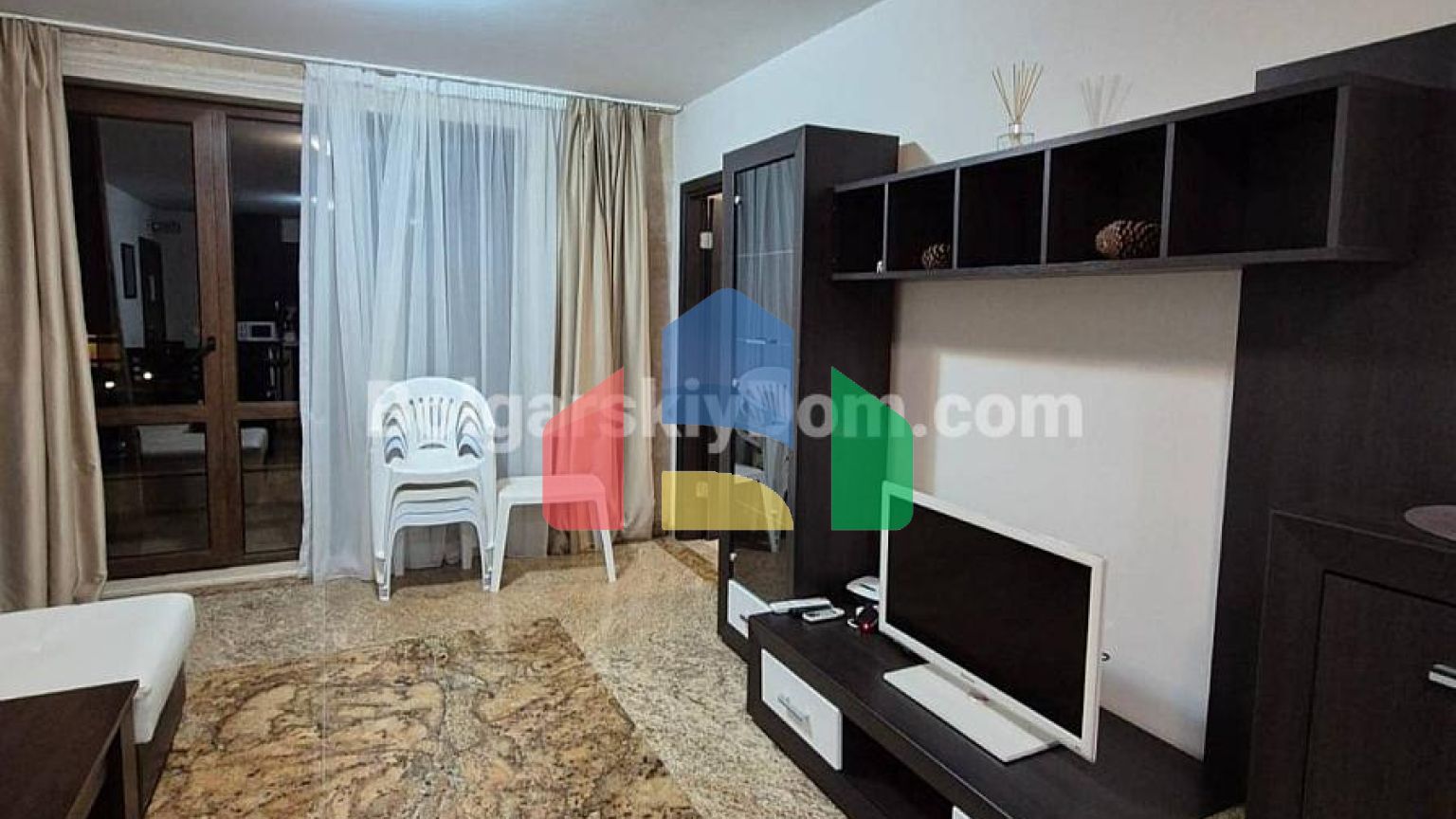 Трикімнатна квартира в Амара