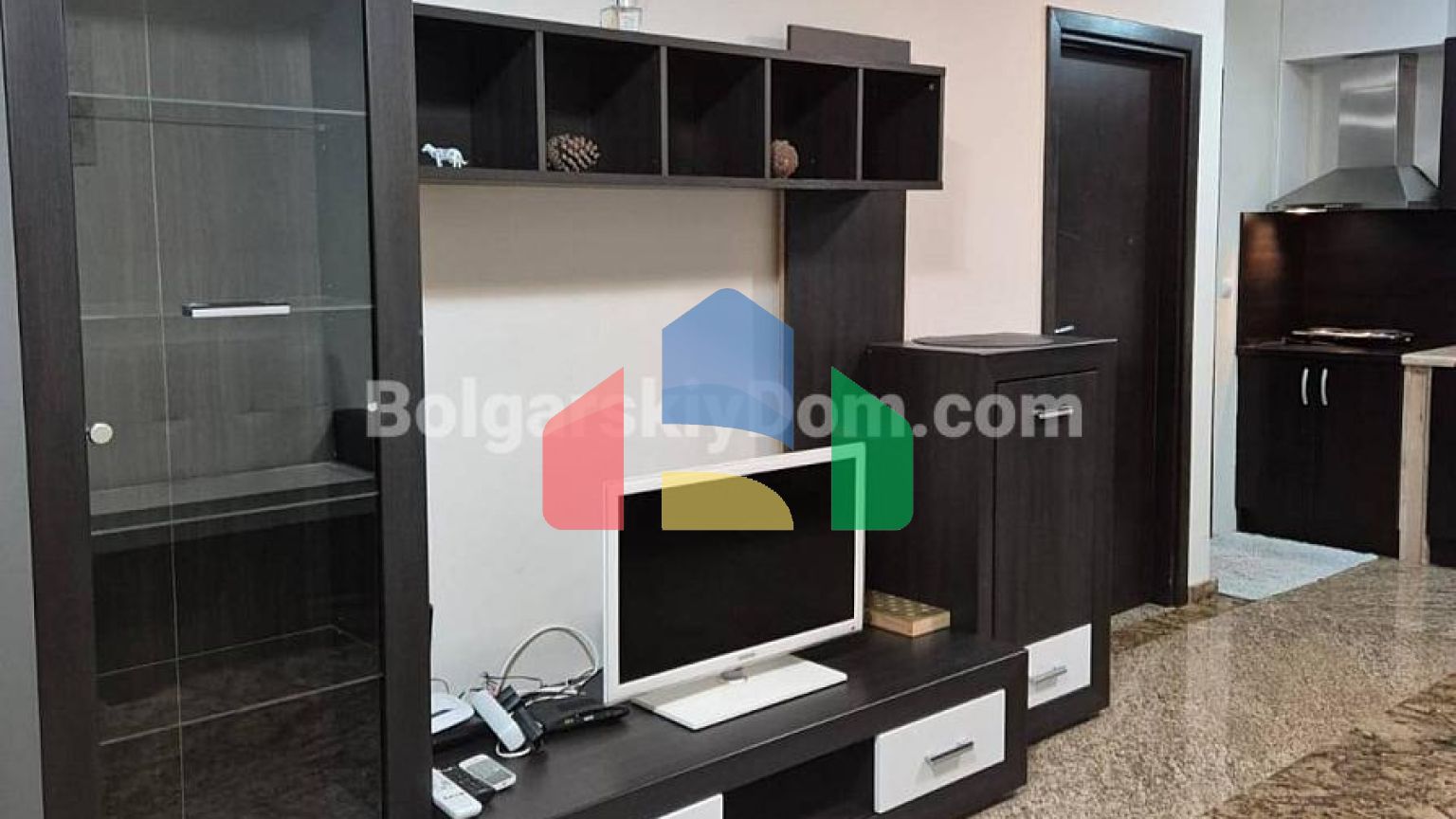 Трикімнатна квартира в Амара