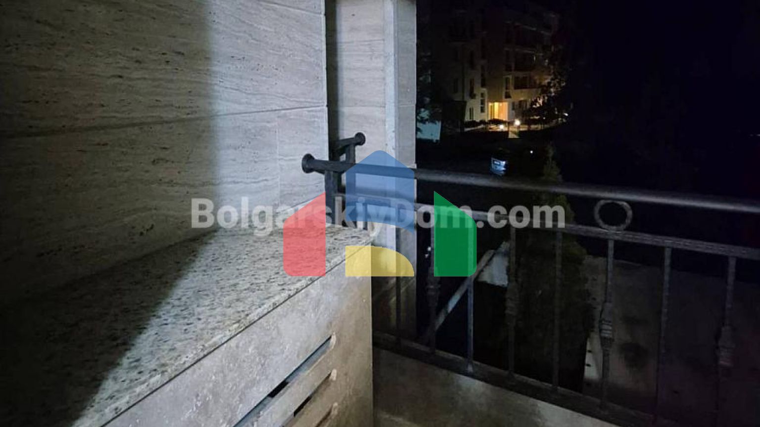 Трикімнатна квартира в Амара