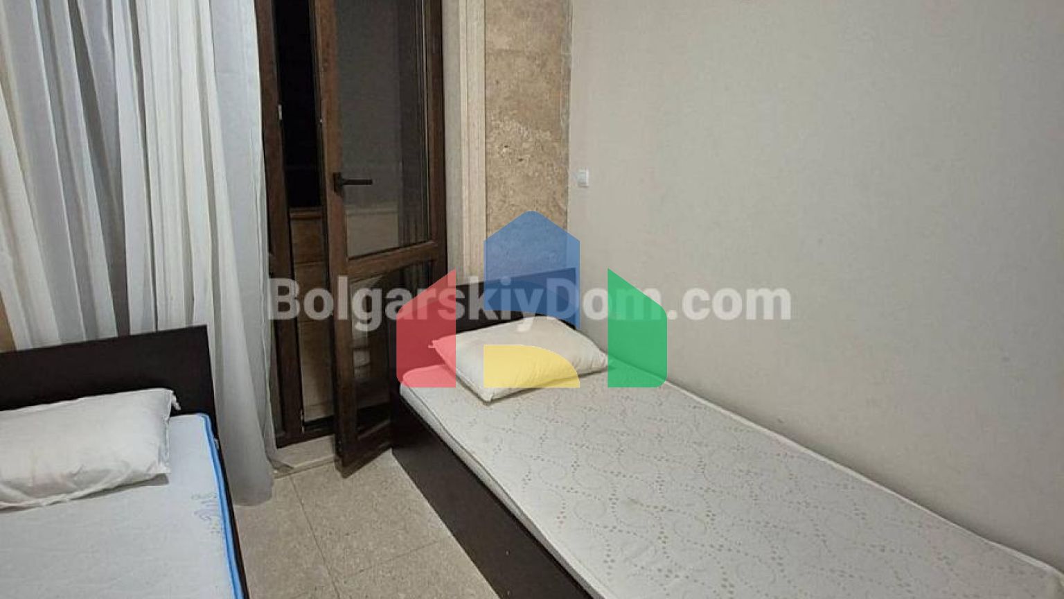 Трикімнатна квартира в Амара