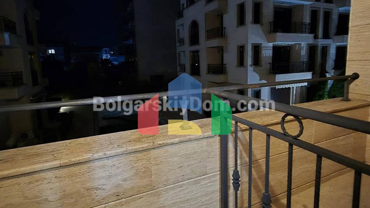 Трикімнатна квартира в Амара