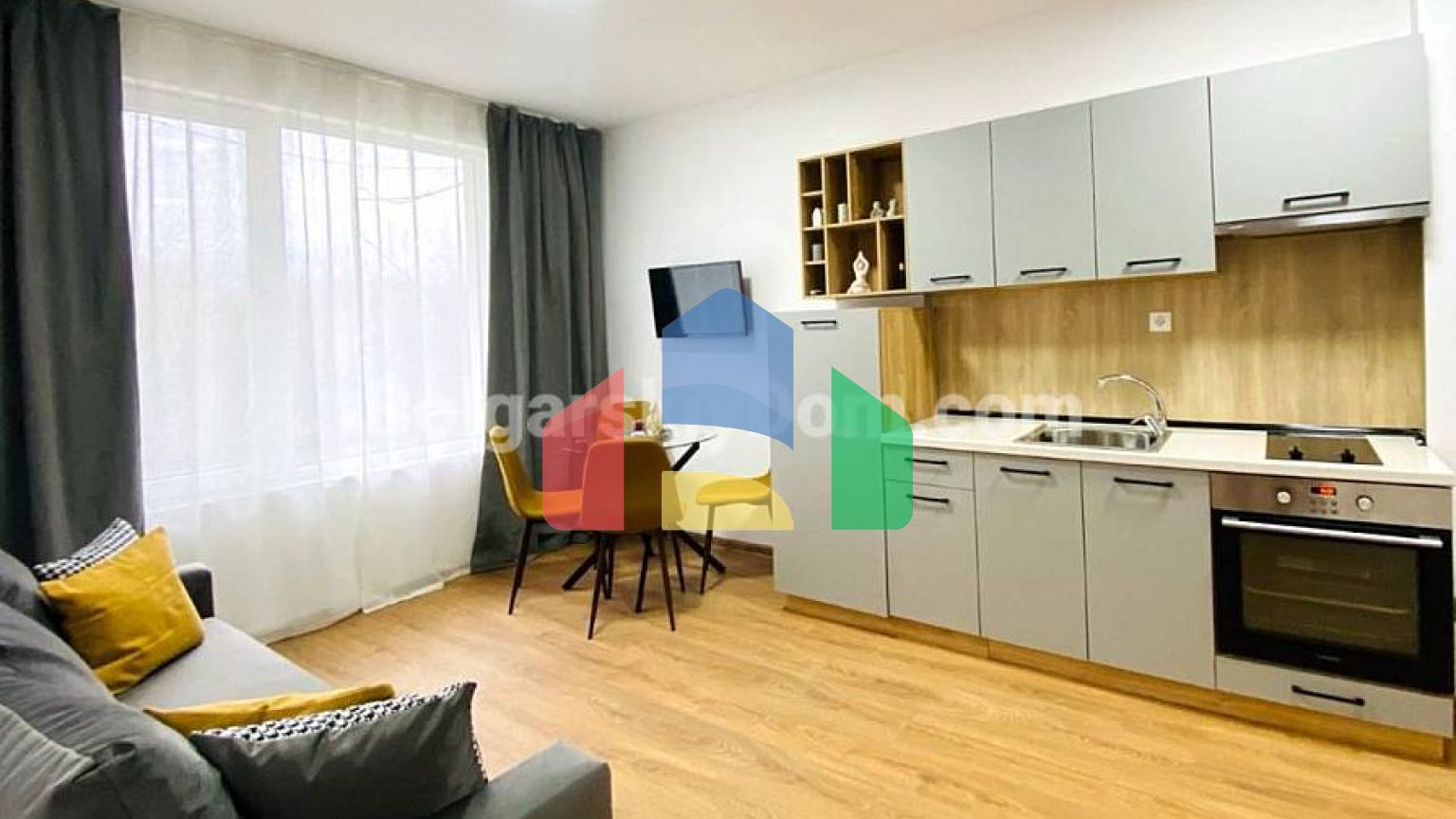 Двокімнатна квартира в Санні Дей 3