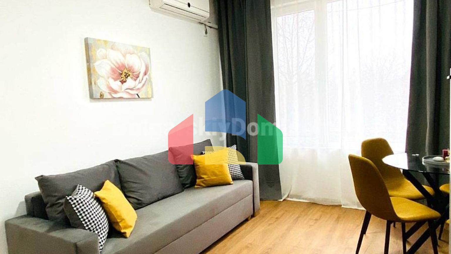 Двокімнатна квартира в Санні Дей 3