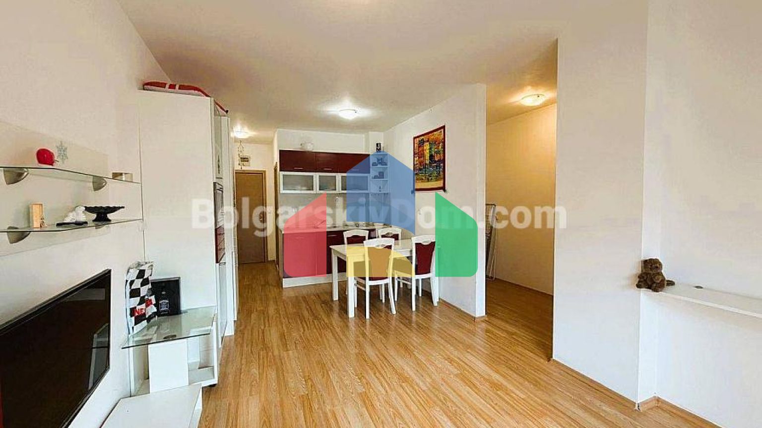 Трикімнатна квартира в Санні Дей 6