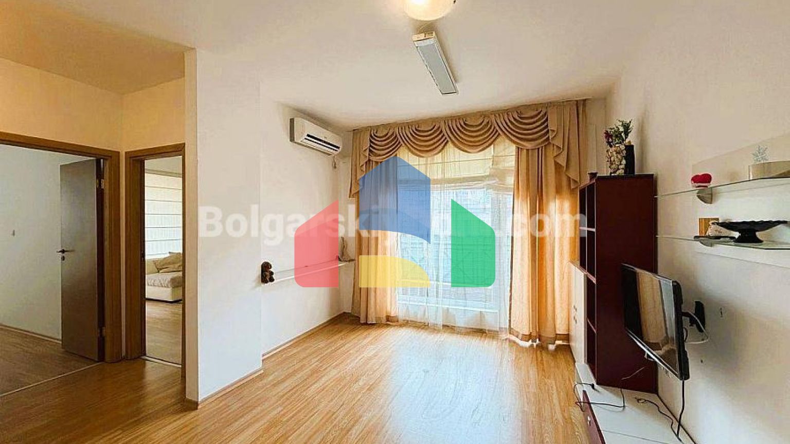 Трикімнатна квартира в Санні Дей 6