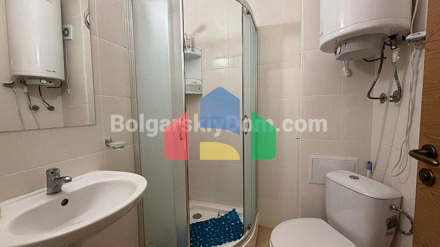 Трикімнатна квартира в Санні Дей 6