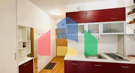 Трикімнатна квартира в Санні Дей 6