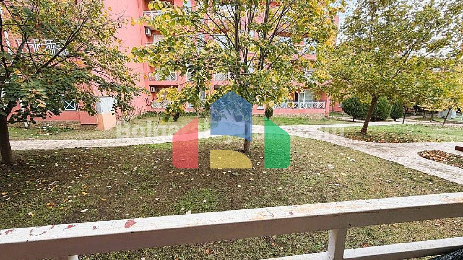 Трикімнатна квартира в Санні Дей 6