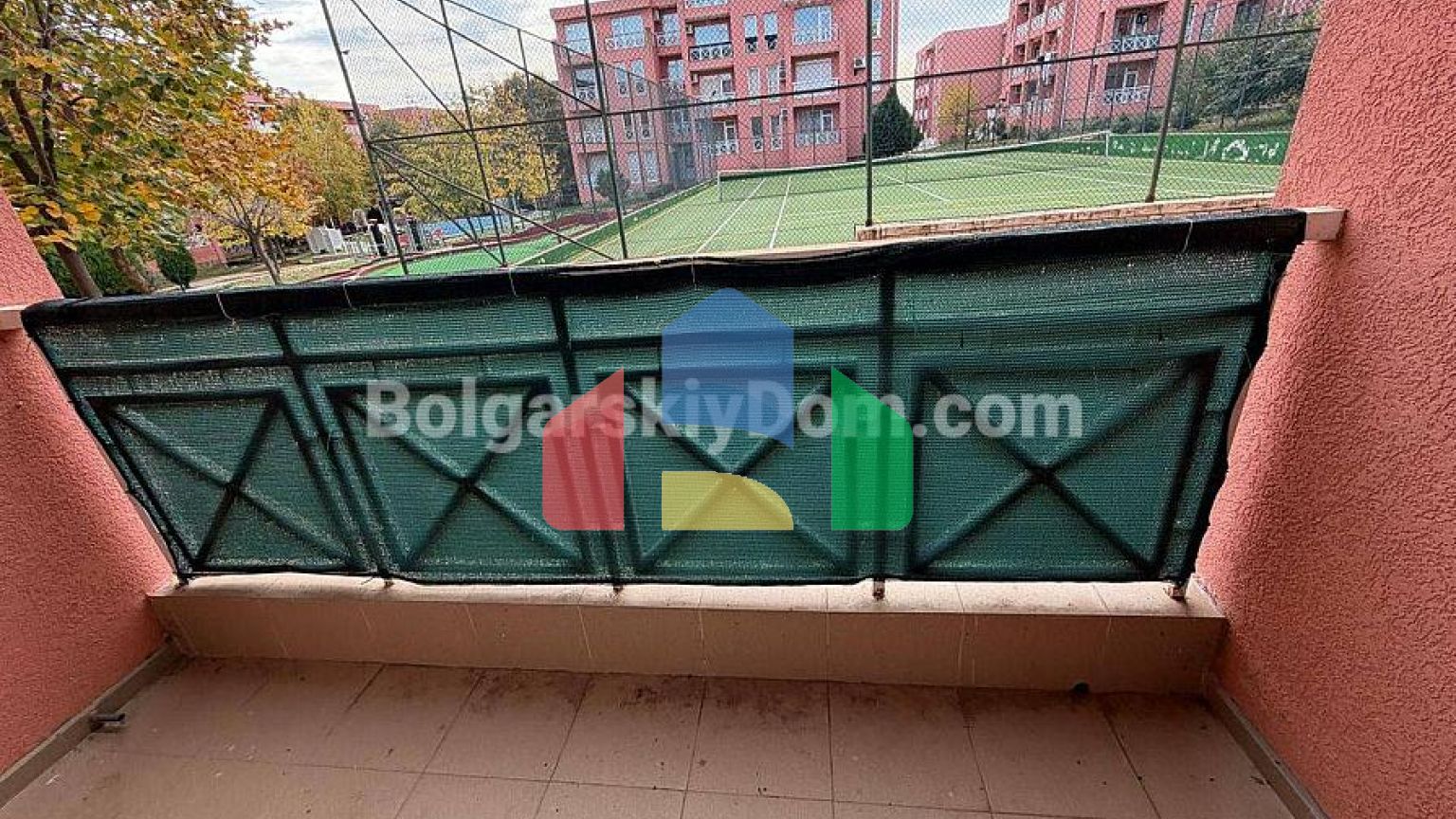 Трикімнатна квартира в Санні Дей 6