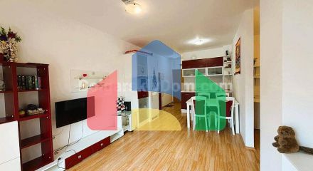 Трикімнатна квартира в Санні Дей 6