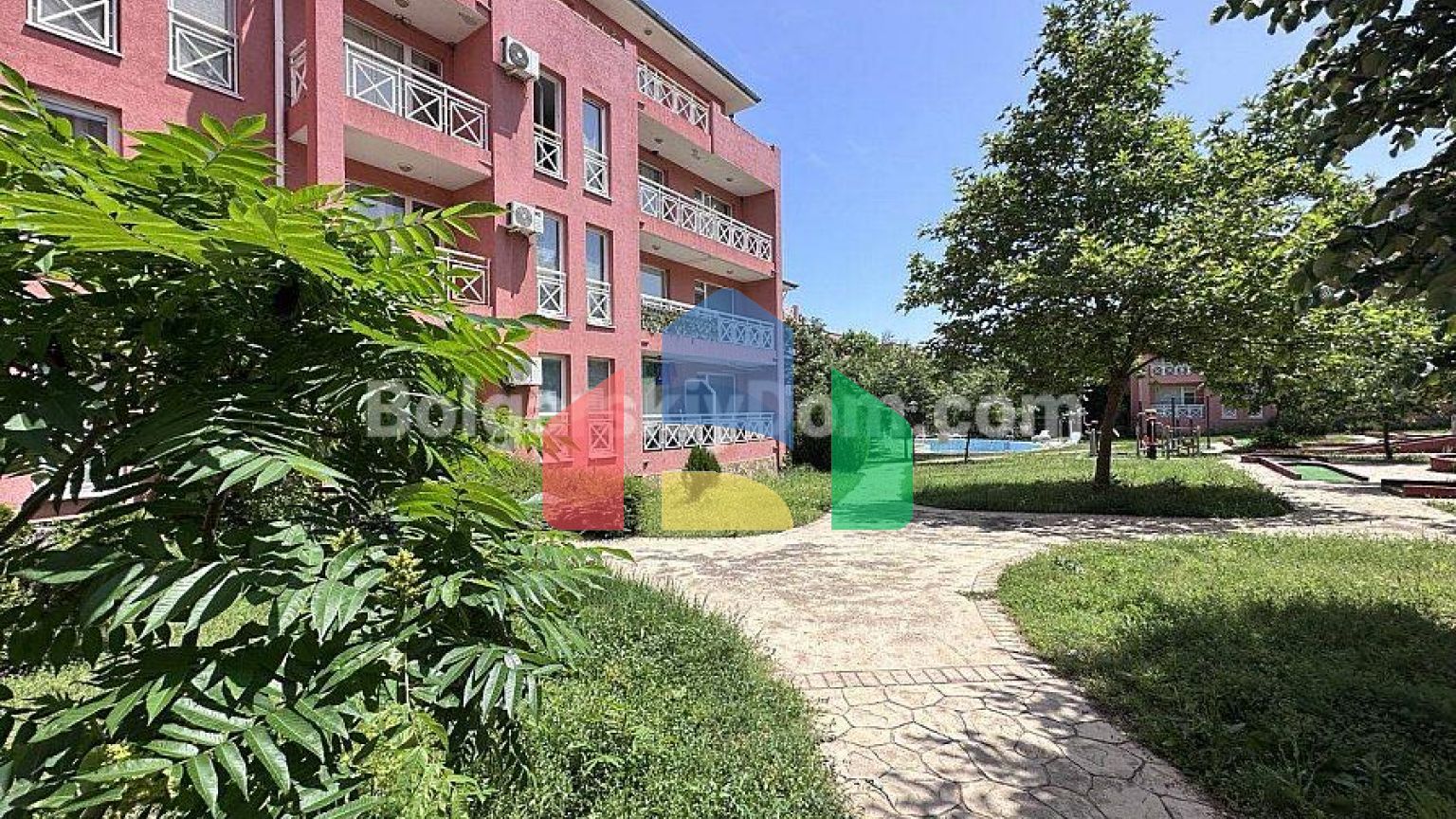 Двокімнатна квартира в Санні Дей 6