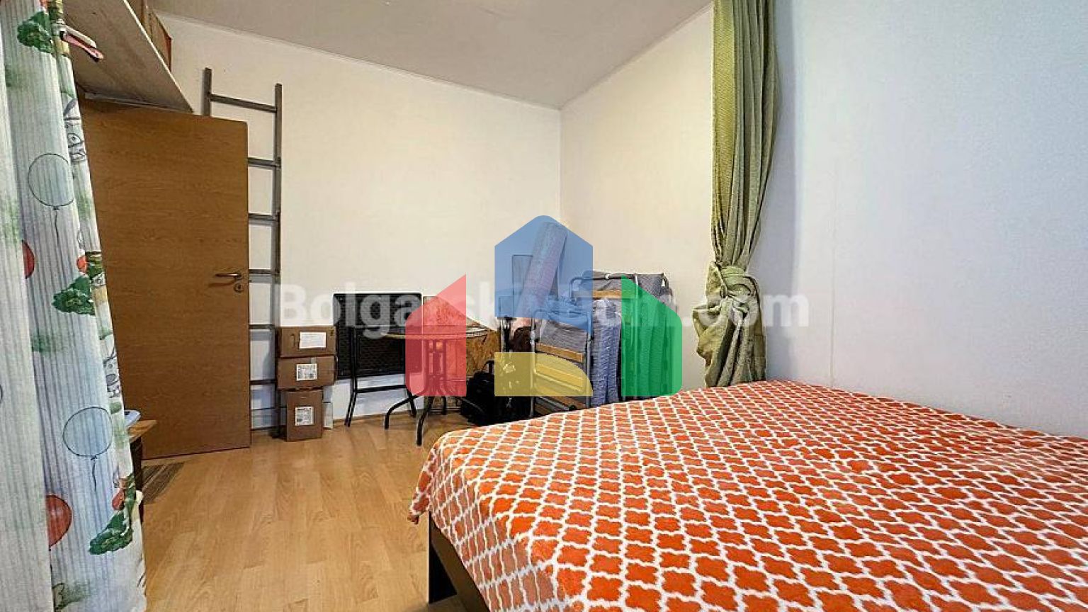 Двокімнатна квартира в Санні Дей 6