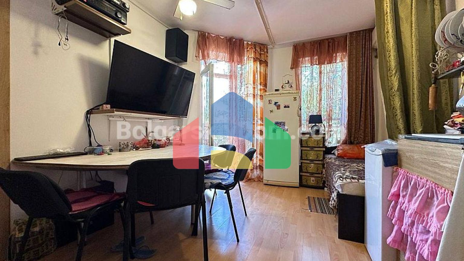 Двокімнатна квартира в Санні Дей 6