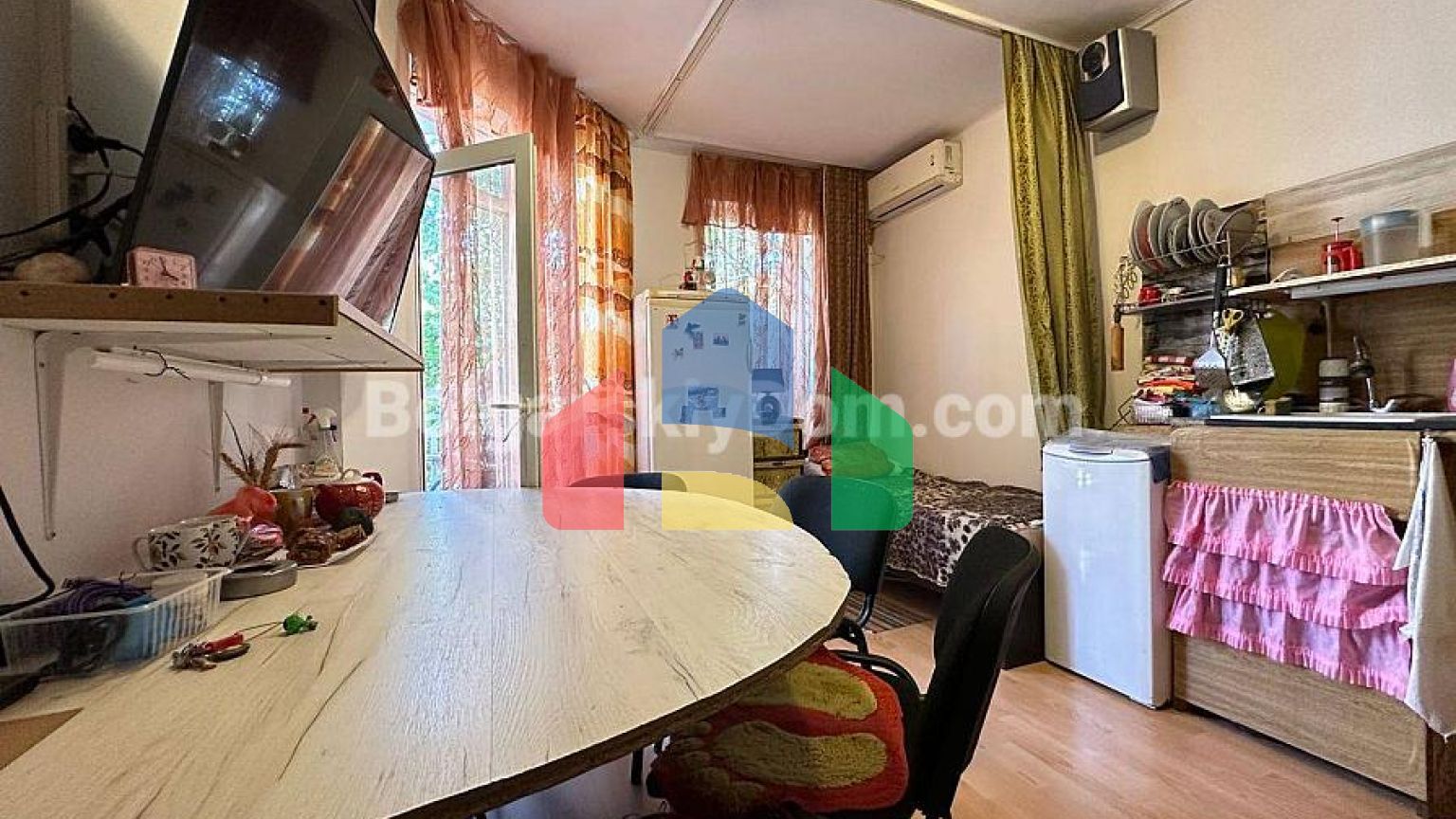 Двокімнатна квартира в Санні Дей 6